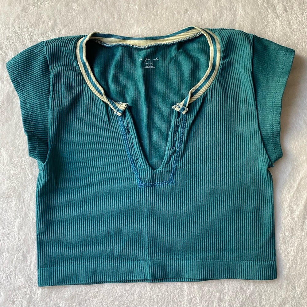 Out From Under Teal Ribbed Crop Top v Neck Cap Sleeve‎ Size M/L urban outfitters